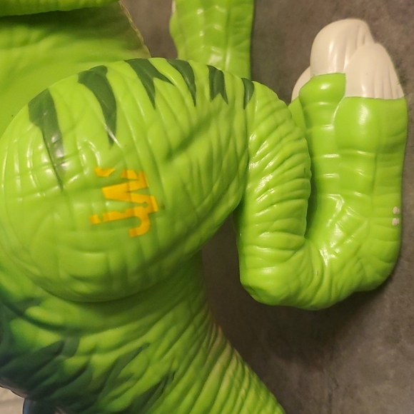 Jurassic World Action Dinosaur - Picture 4 of 8
